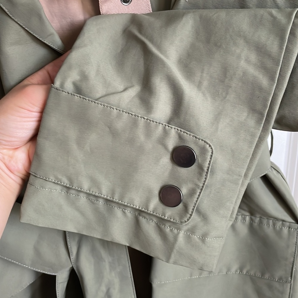 A Loves A Trench Coat - Picture 6 of 6